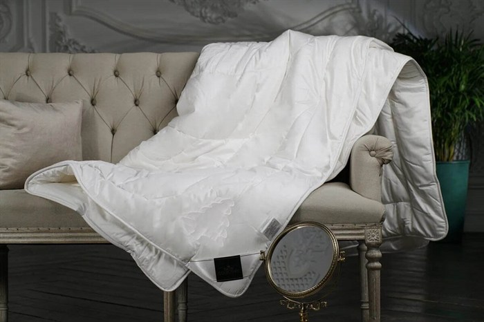 Импортное швейцарское одеяло "Trois Couronnes Meditation Night Wool & Cedar" - фото 113912
