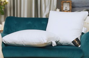 Импортная швейцарская подушка "Trois Couronnes Duke Cosy"